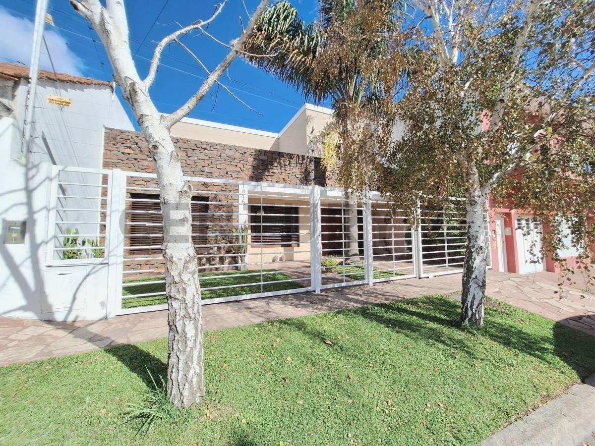 Foto de Chalet 6 ambientes nuevo en zona San Carlos, imagen 1