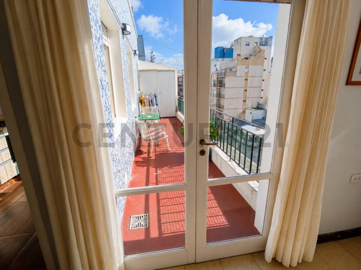 Foto de VENTA DE DEPARTAMENTO 3 AMBIENTES RECICLADO EN CENTRO, imagen 4