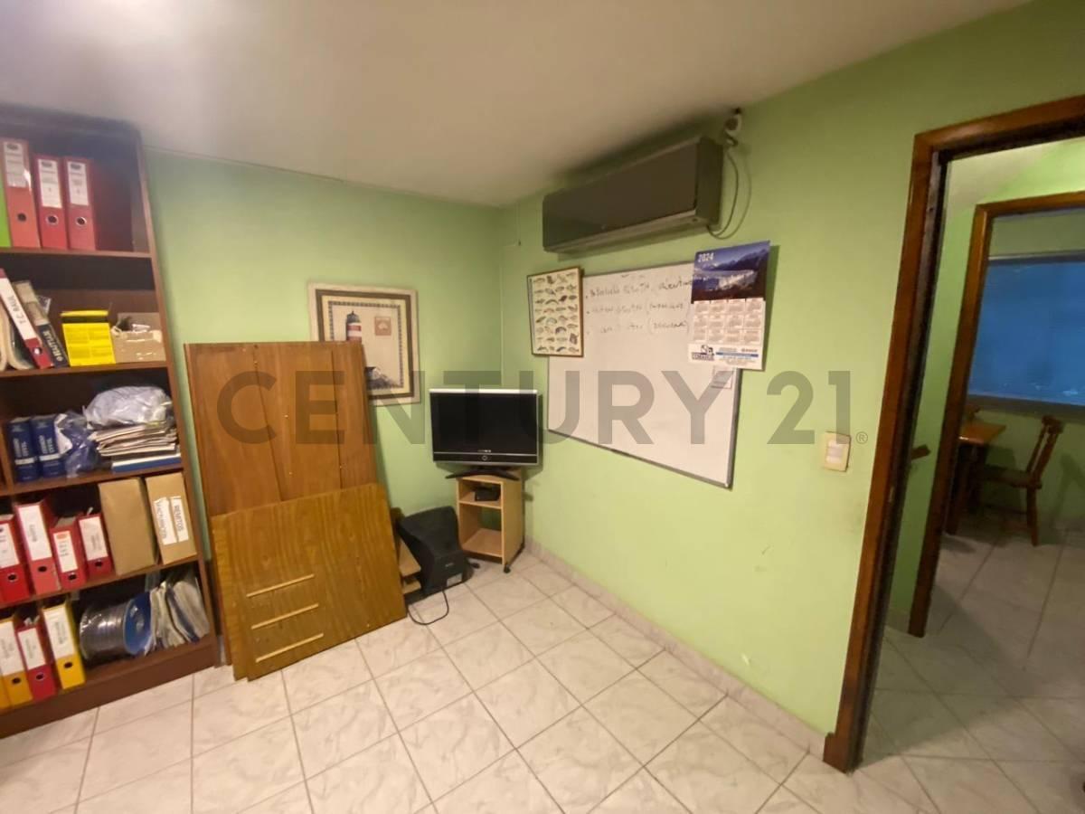 Foto de IMPORTANTE PROPIEDAD EN VENTA – LOTE AMPLIO + CONSTRUCCIÓN CON GRAN, imagen 2