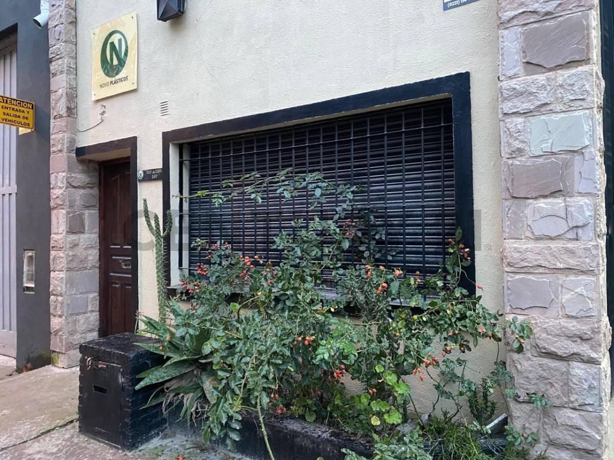 Foto de IMPORTANTE PROPIEDAD EN VENTA – LOTE AMPLIO + CONSTRUCCIÓN CON GRAN, imagen 5