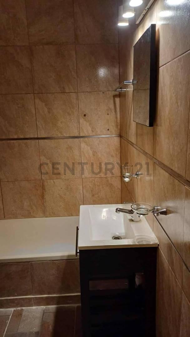 Foto de VENTA! Departamento 2 ambientes con patio, imagen 2