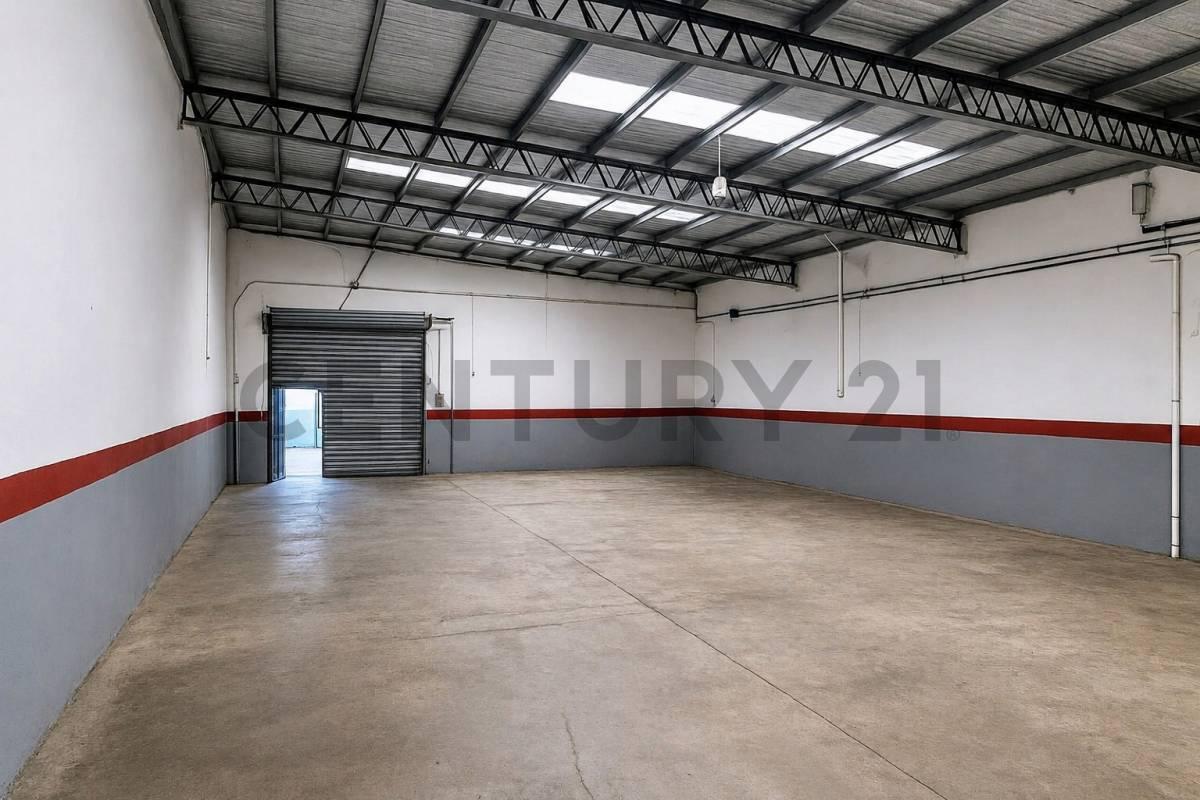 Foto de DOS GALPONES INTERCONECTADOS EN VENTA | BARRIO LAS AVENIDAS. MAR DEL, imagen 1
