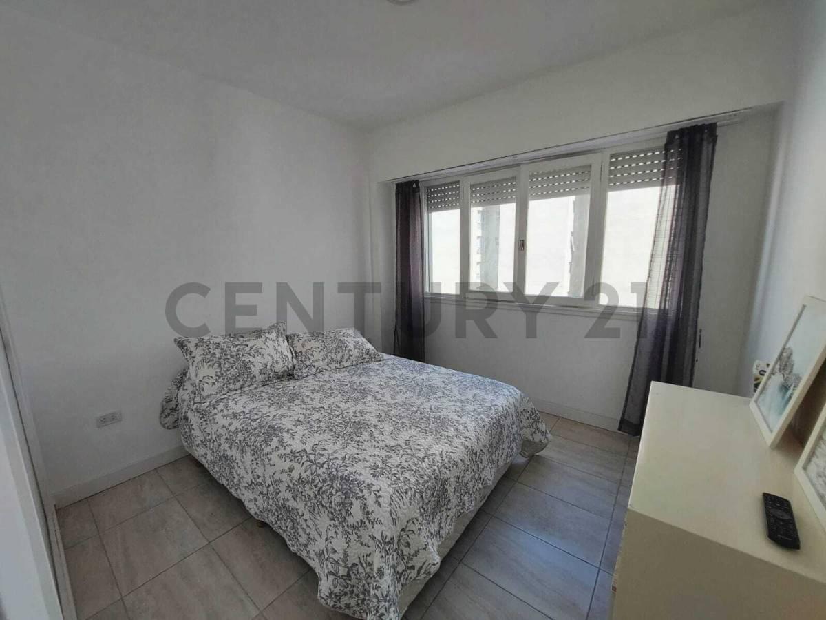 Foto de Venta departamento dos ambientes al frente c/ balcon. Zona Plaza Colon, imagen 4