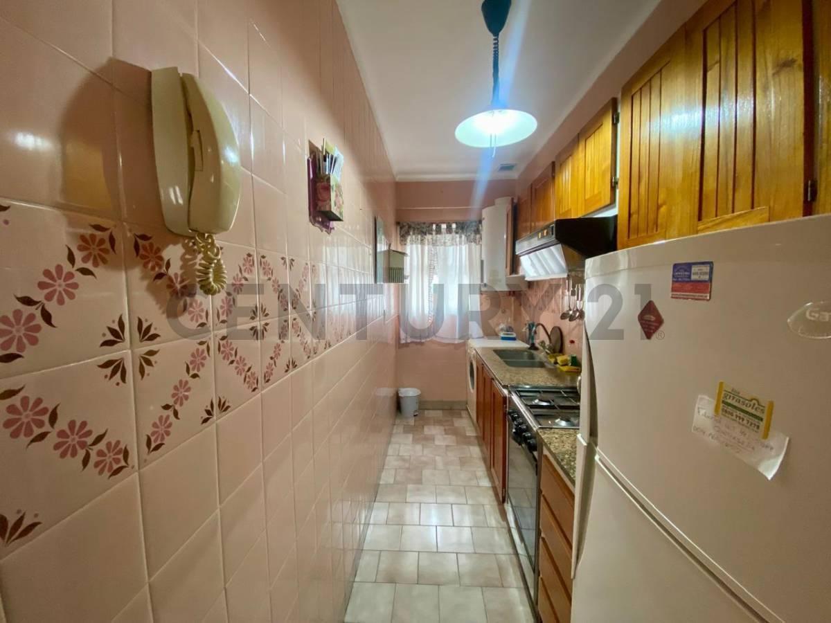 Foto de Departamento 2 ambientes con balcón aterrazado, cochera y baulera |, imagen 2