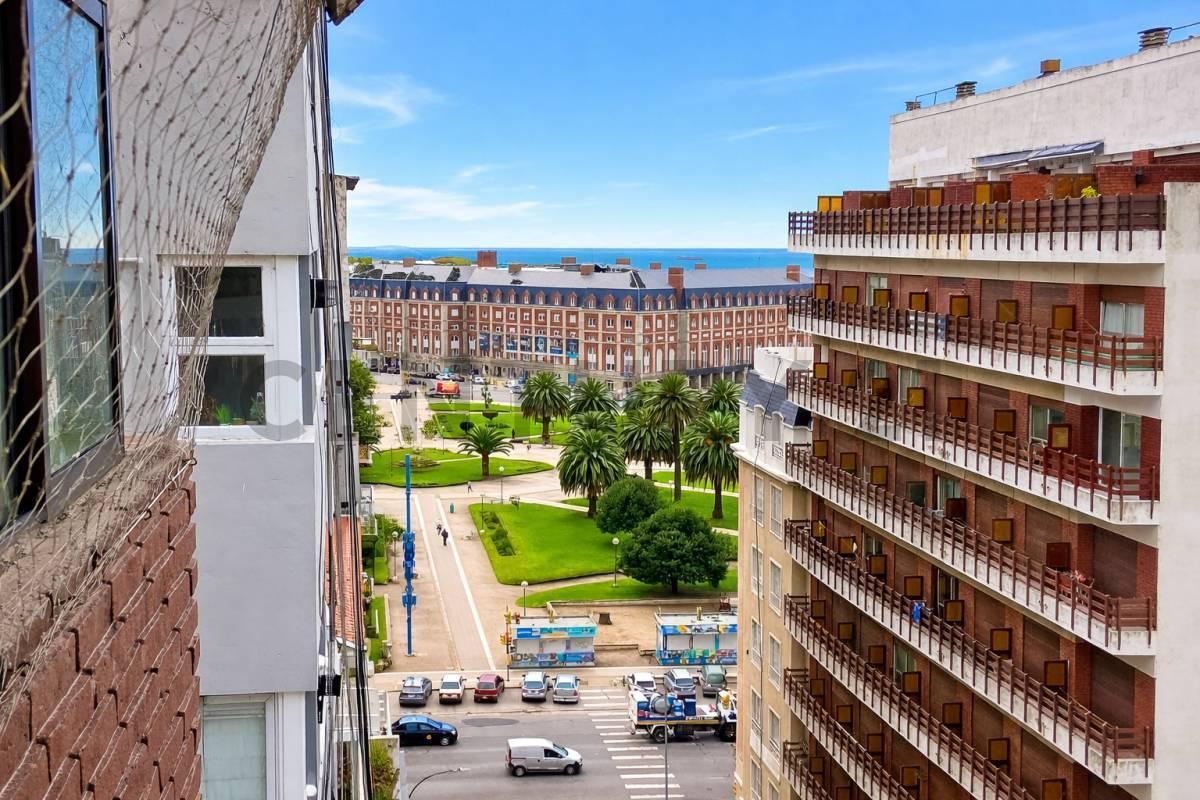 Foto de Departamento 2 ambientes con balcón aterrazado, cochera y baulera |, imagen 1