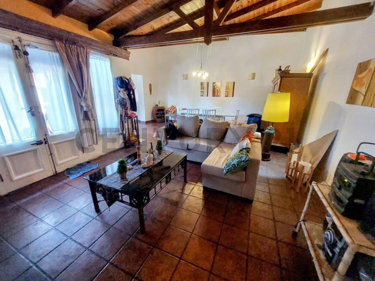 Foto de VENTA CASA 3 AMBIENTES CON GRAN PARQUE, CAISAMAR, MAR DEL PLATA, imagen 2