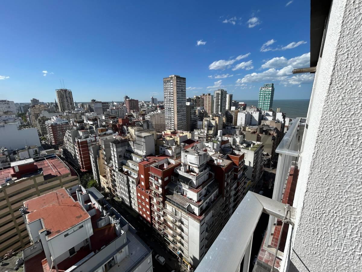 Foto de 2 ambientes reciclado con vista panorámica, zona centro-Torre Odeón, imagen 1