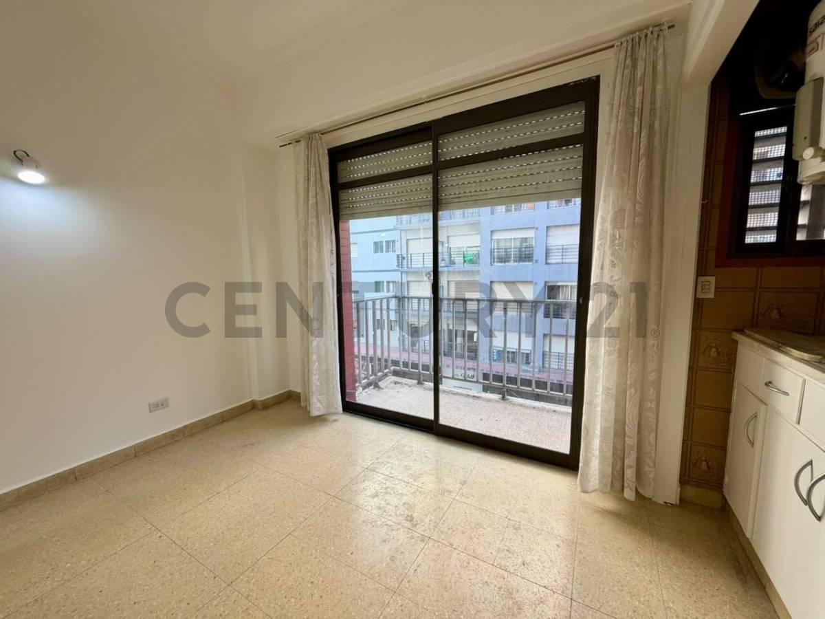 Foto de Monoambiente con balcón a la calle y vista al mar | Centro | Mar del, imagen 3