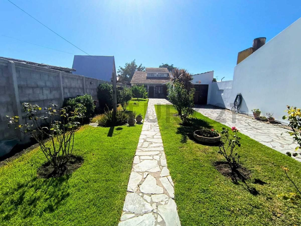Foto de Vendo Casa de 4 ambientes en Barrio 9 de Julio, imagen 2