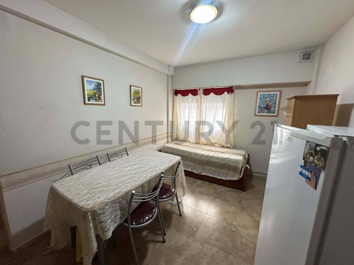Foto de VENTA! Departamento 2 ambientes al lateral, imagen 2