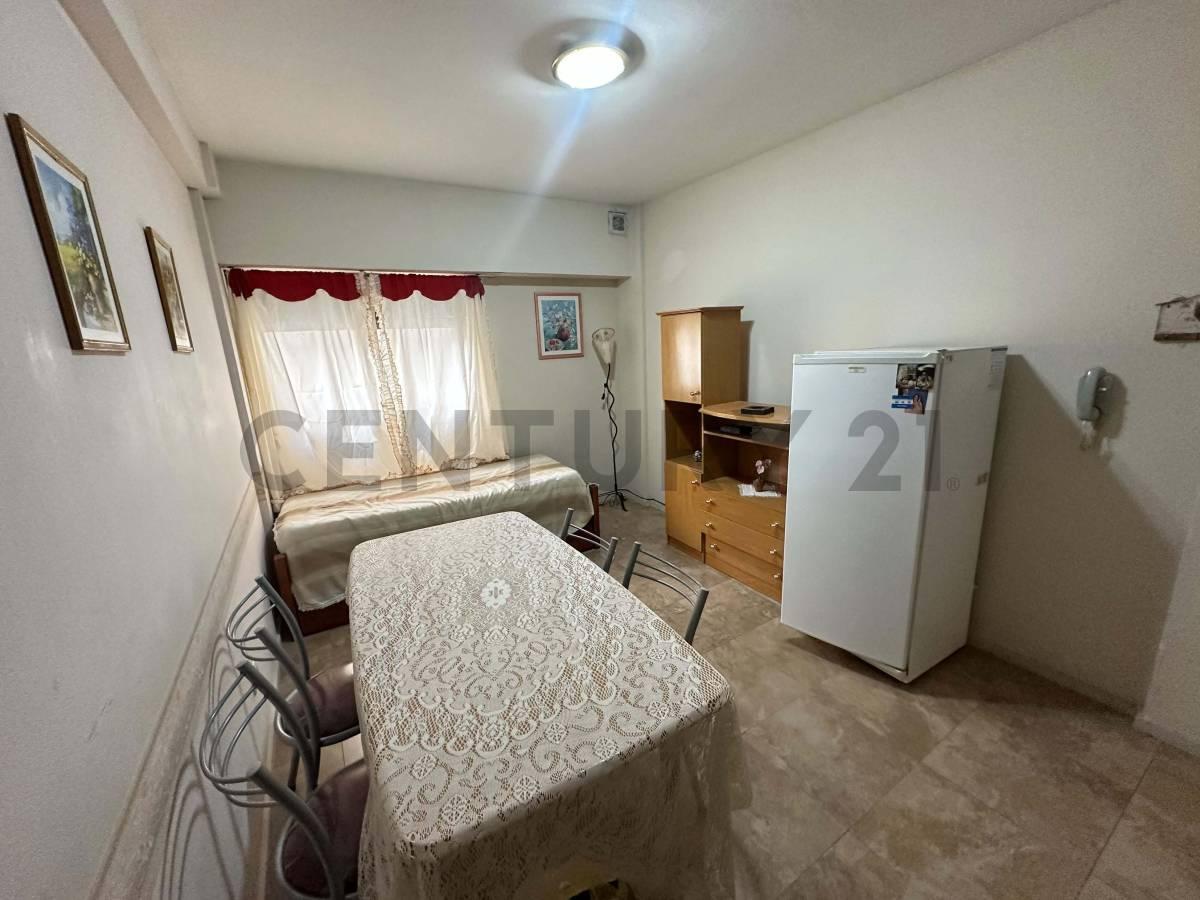 Foto de VENTA! Departamento 2 ambientes al lateral, imagen 1