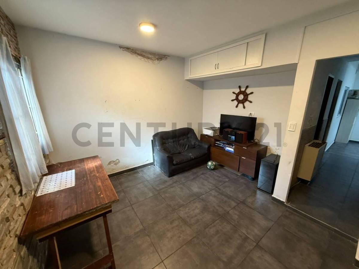 Foto de PH de 4 ambientes en venta – Barrio San José, imagen 1