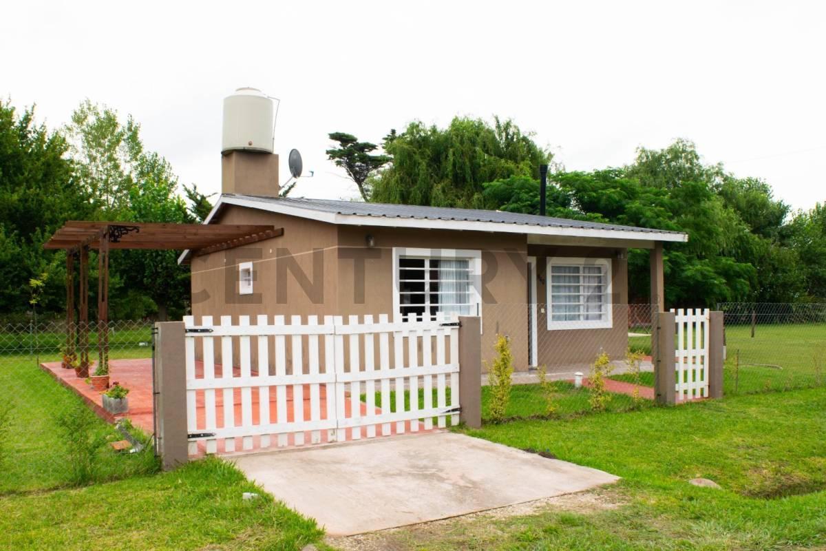 Foto de CASA TRES AMBIENTES CON GRAN PARQUE, MAR DE COBO, MAR CHIQUITA, imagen 2