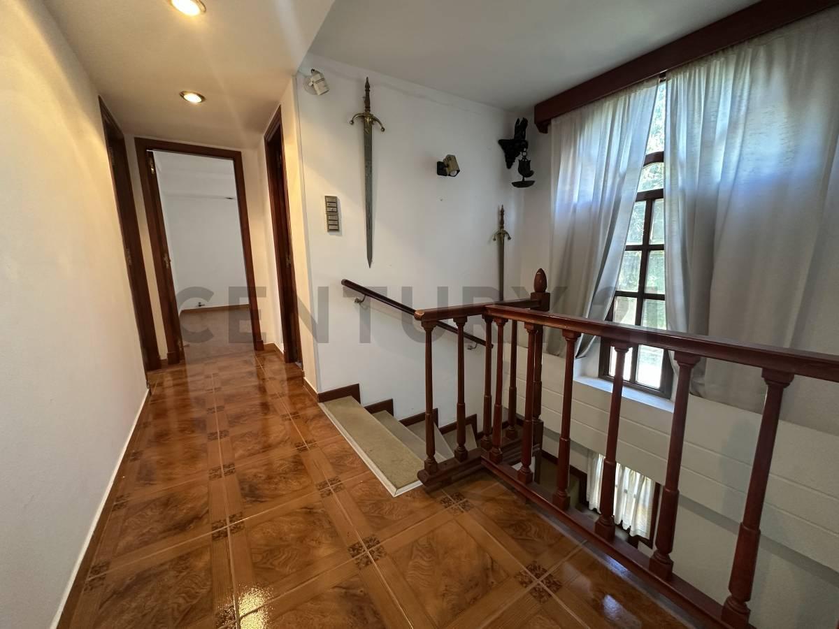Foto de Imponente chalet 4 ambientes en Parque Luro, c/ quincho y cochera, imagen 5