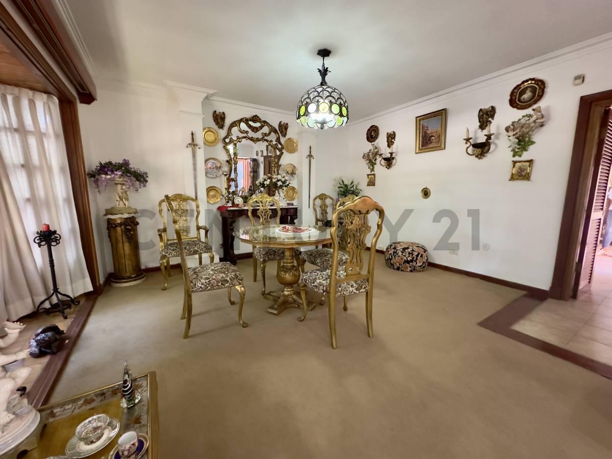 Foto de Imponente chalet 4 ambientes en Parque Luro, c/ quincho y cochera, imagen 1