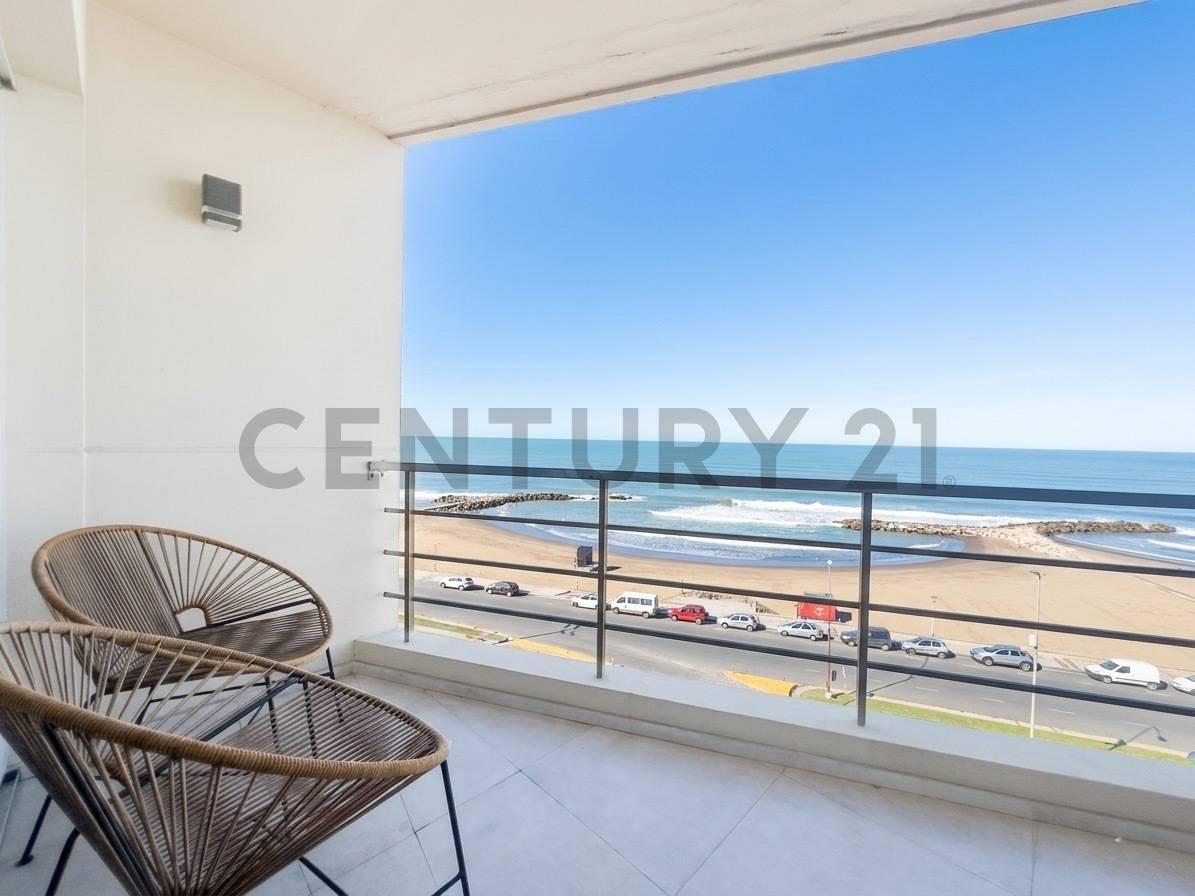 Foto de Tres ambientes c/cochera vista plena al mar en La Perla edificio joven, imagen 1