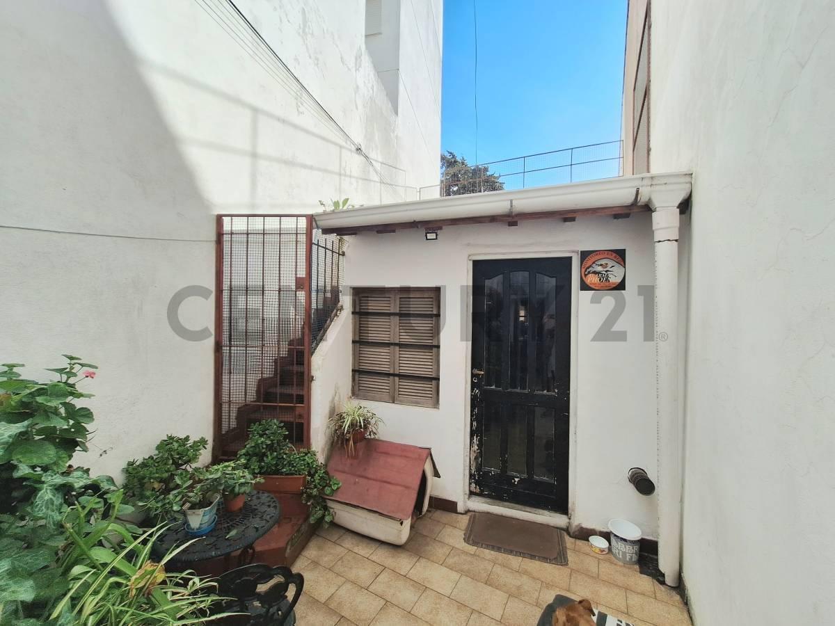 Foto de Casa 3 ambientes en zona Chauvin a reciclar, imagen 1