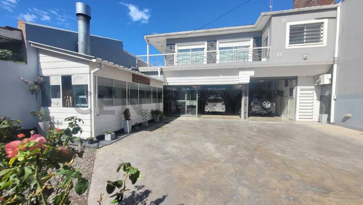 Foto de CASA TRES AMBIENTES PLANTA ALTA GARAJE VARIOS VAHÍCULOS, DON BOSCO, MAR, imagen 1