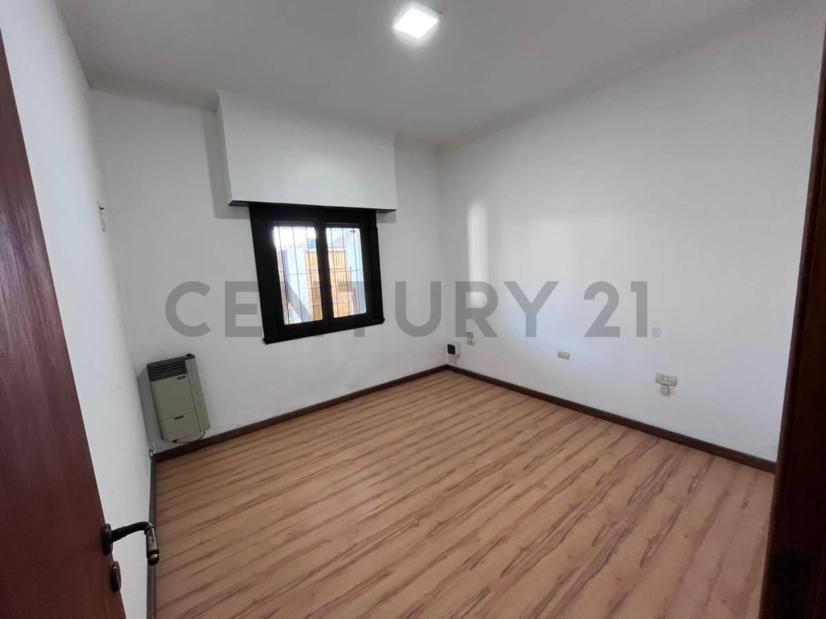 Foto de Casa 3 Ambientes con Parque, Pileta y SUM en Los Pinares, imagen 4