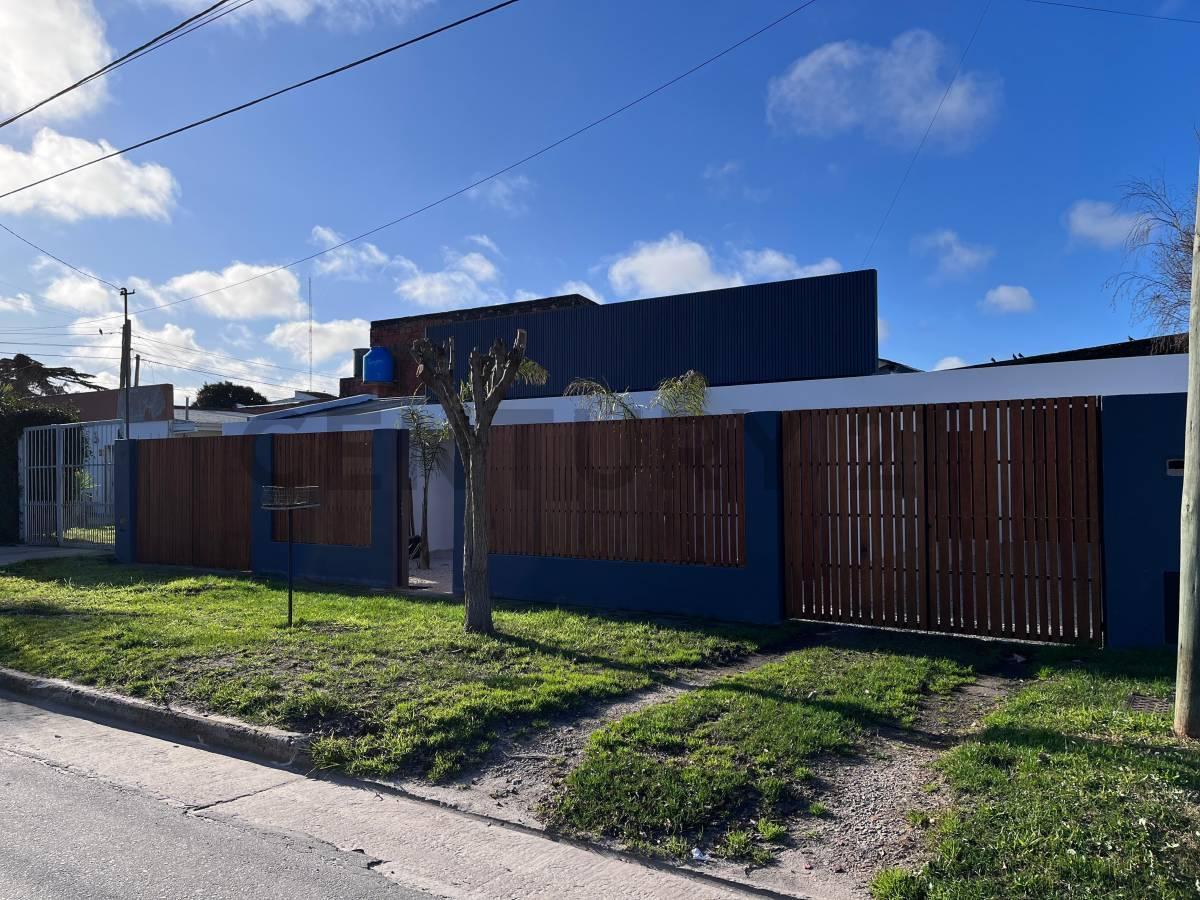 Foto de Casa 3 Ambientes con Parque, Pileta y SUM en Los Pinares, imagen 2