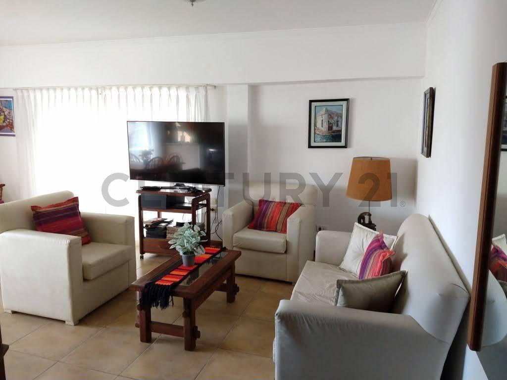 Foto de Venta de Departamento 4 AMBIENTES en Gùemes, Mar del Plata, imagen 2