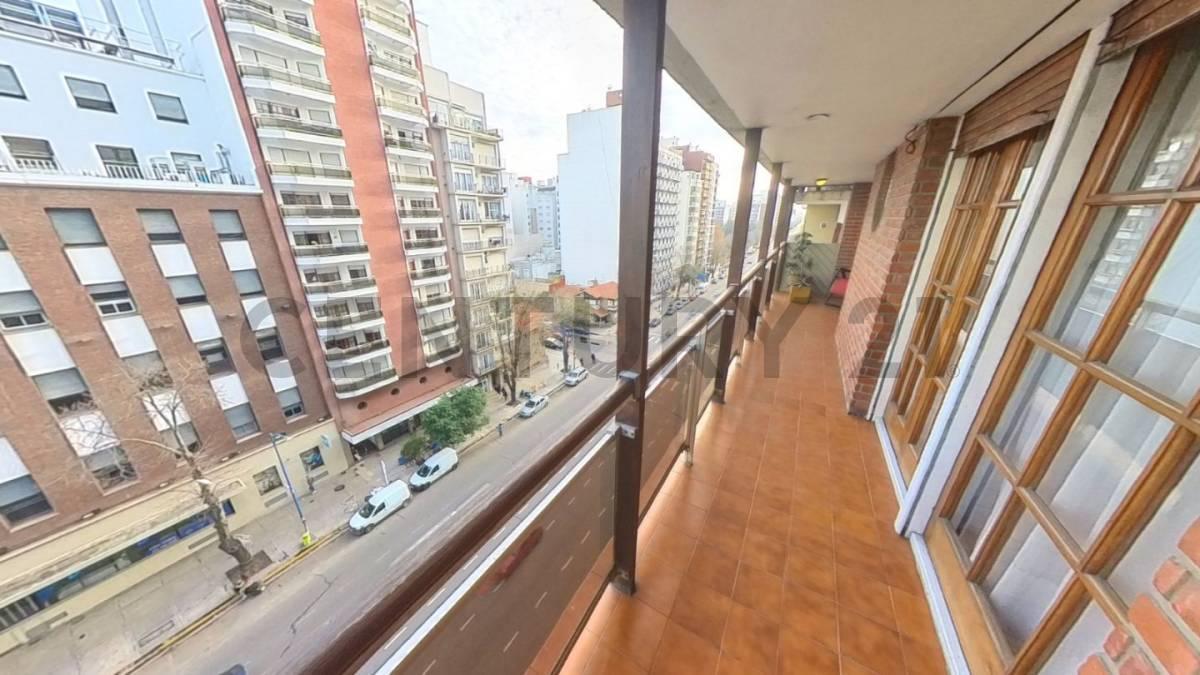 Foto de Departamento 5 ambientes a la calle con cochera Plaza Mitre, imagen 3