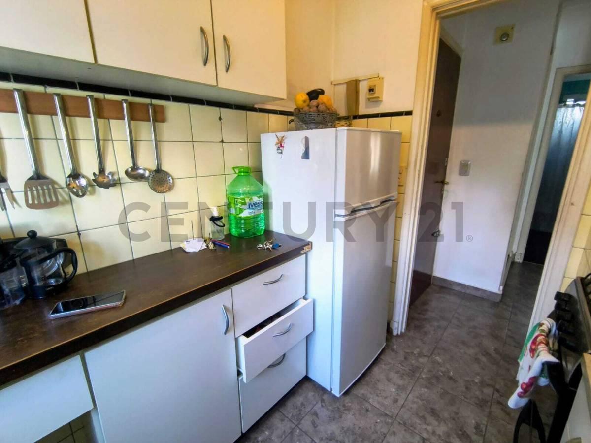 Foto de Departamento 2 ambientes con terraza propia zona centro, imagen 2