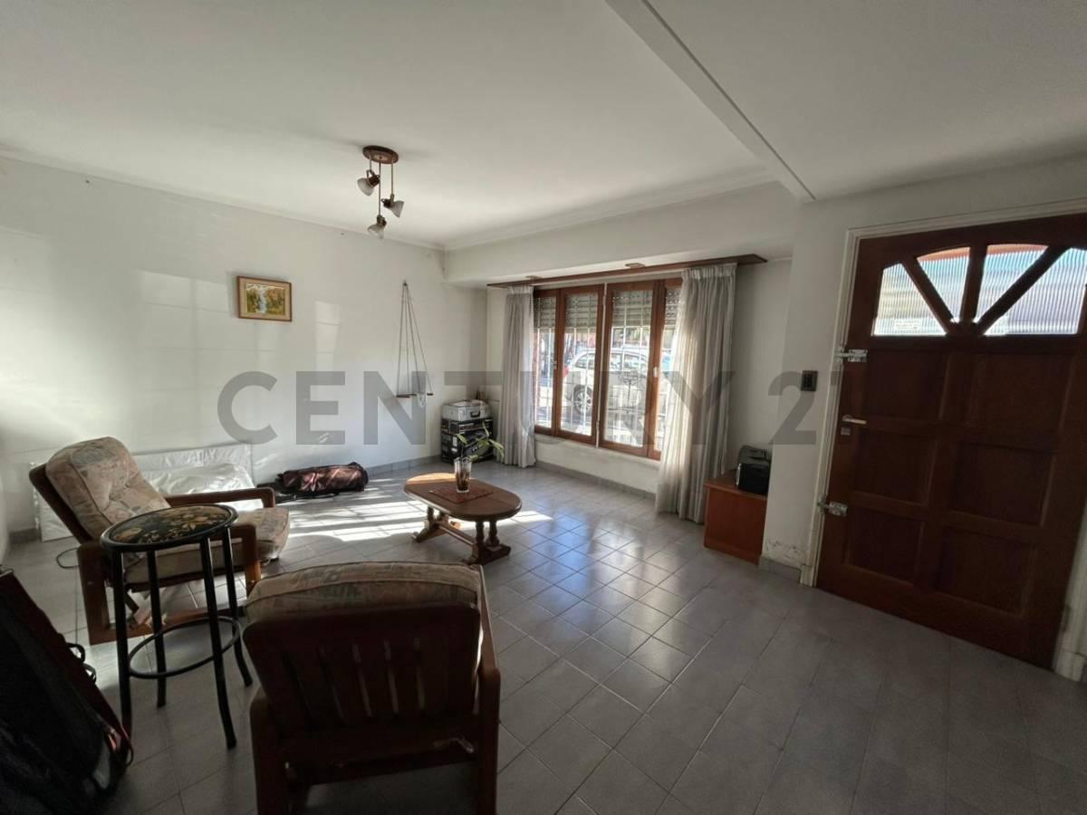 Foto de Casa de 5 ambientes en Barrio San José | Mar del Plata, imagen 2
