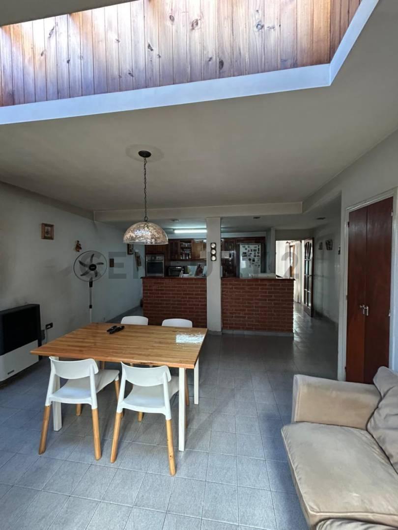 Foto de Casa de 5 ambientes en Barrio San José | Mar del Plata, imagen 1