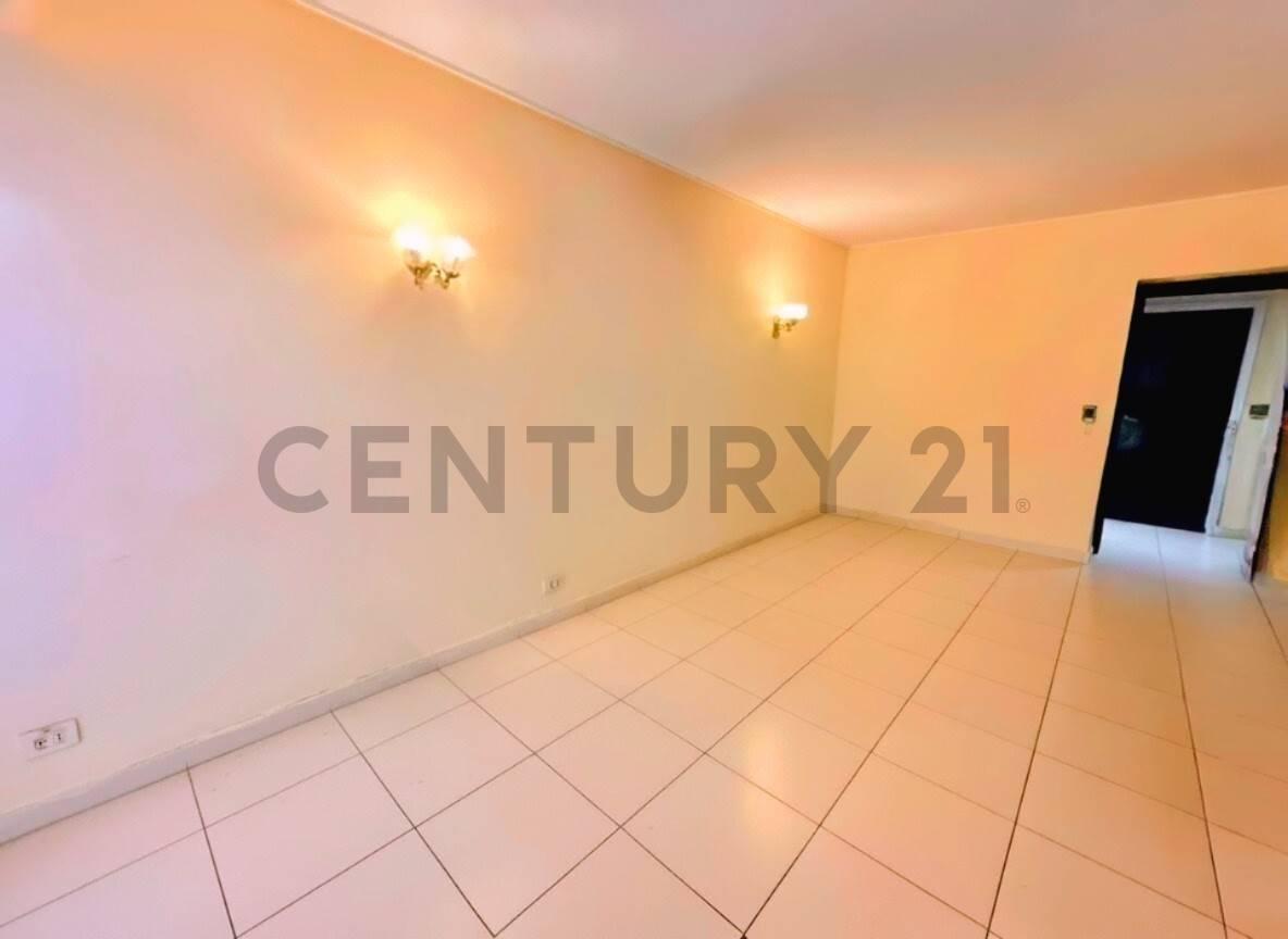 Foto de VENTA! Departamento 2 ambientes + dependencia al frente y con balcon, imagen 3