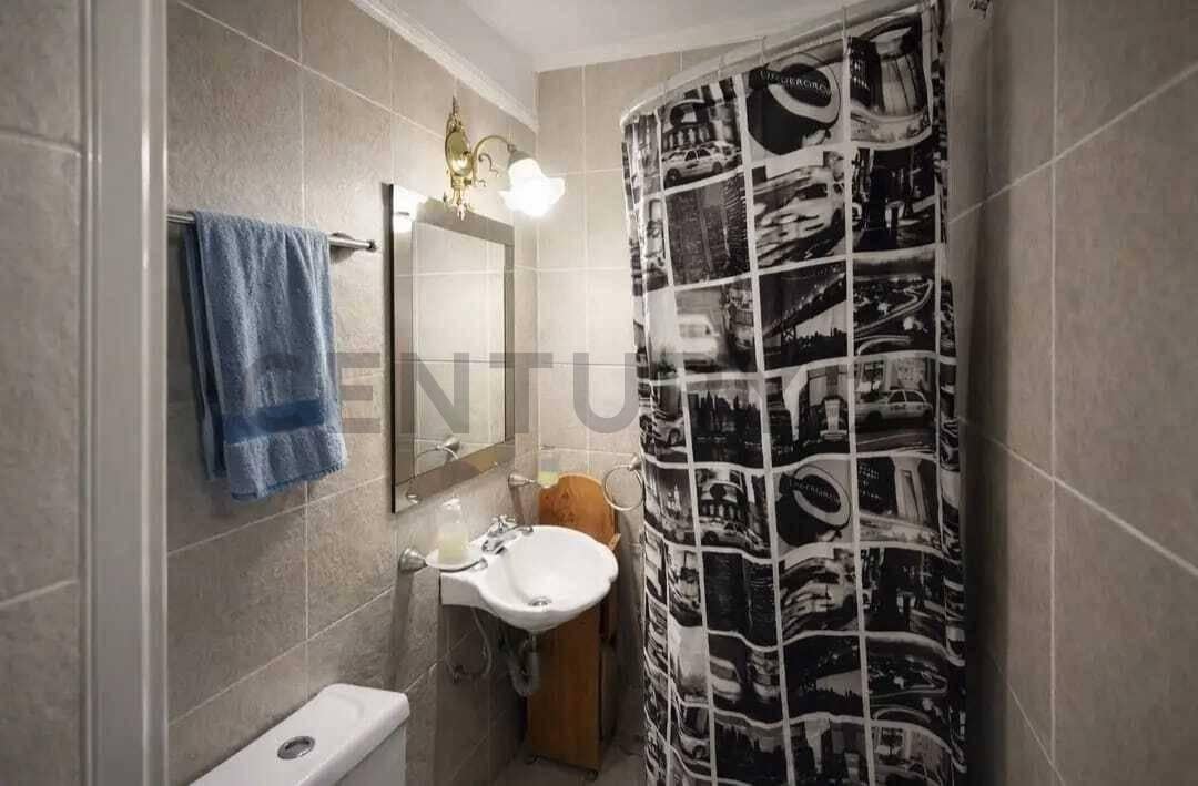Foto de VENTA! Departamento 2 ambientes + dependencia al frente y con balcon, imagen 5