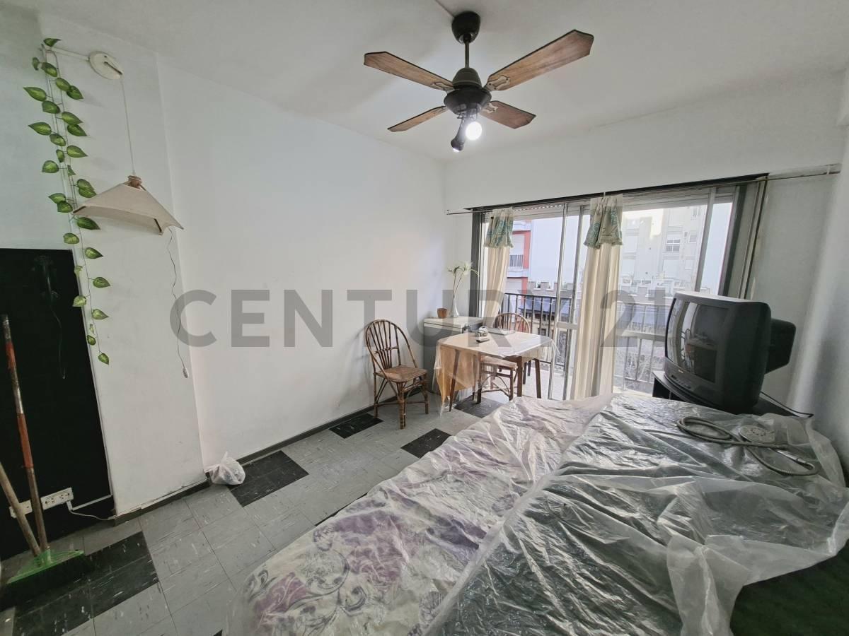 Foto de Monoambiente con balcón al frente zona Güemes, imagen 4