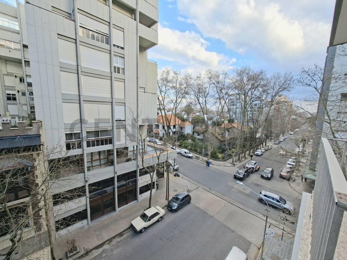 Foto de Monoambiente con balcón al frente zona Güemes, imagen 1