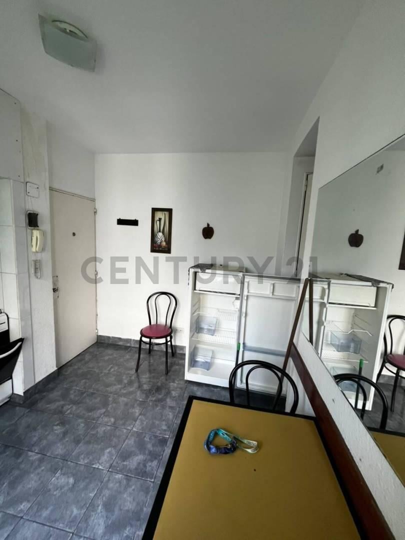 Foto de VENTA departamento 2 ambientes a media cuadra de la costa, imagen 2