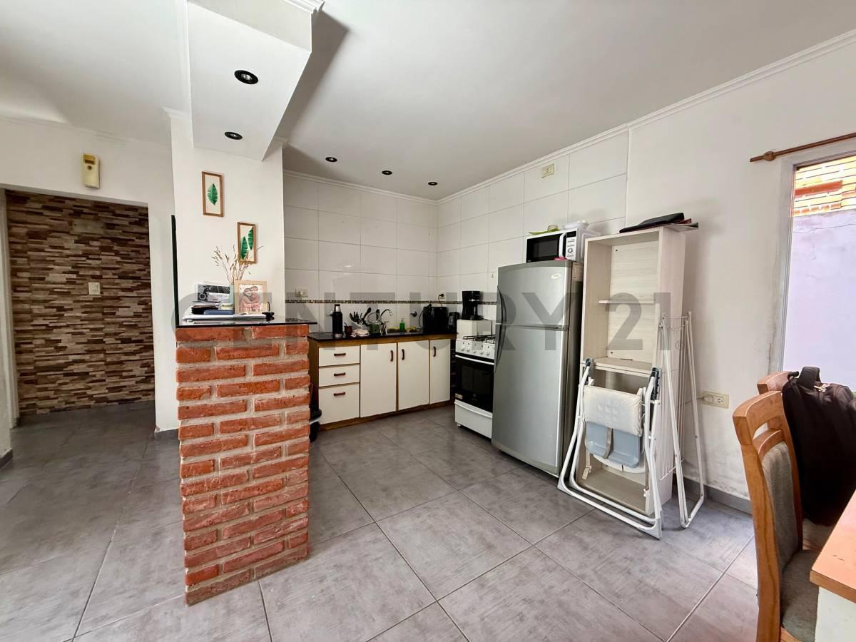 Foto de PH 3 ambientes con terraza propia en el corazón de San José, imagen 1