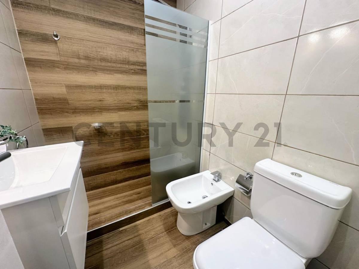 Foto de Venta departamento 2 ambientes reciclado a la calle. Zona Aldrey, imagen 4
