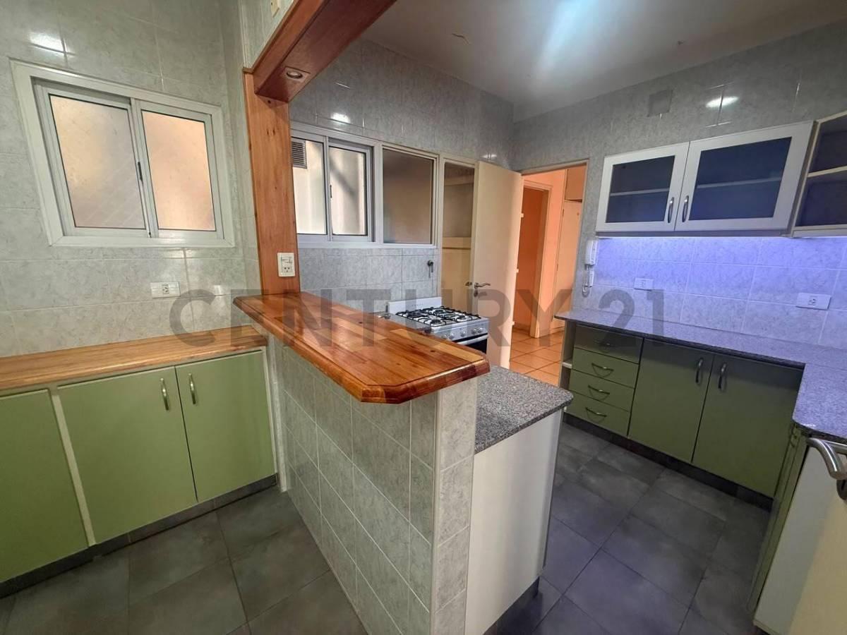 Foto de Semipiso de 3 Ambientes con Balcón Aterrazado – Zona Plaza Colón | Mar, imagen 3