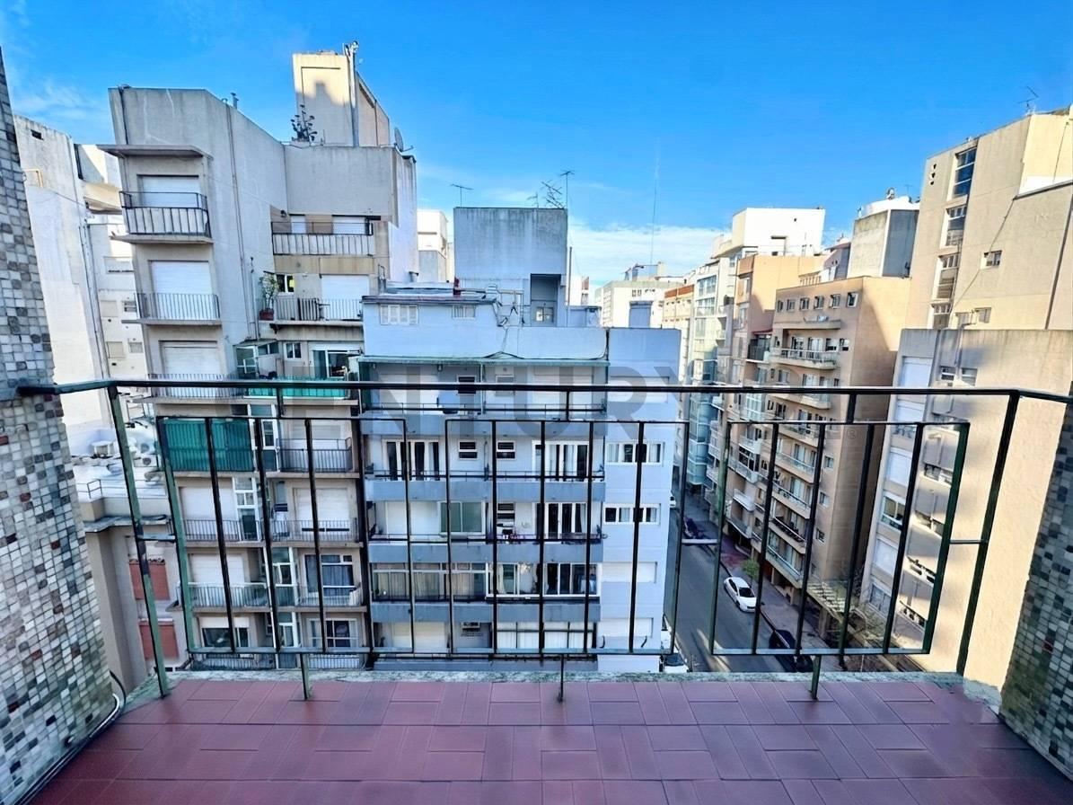 Foto de Dos ambientes todo al frentec/balcon zona Plaza Aldrey, imagen 4