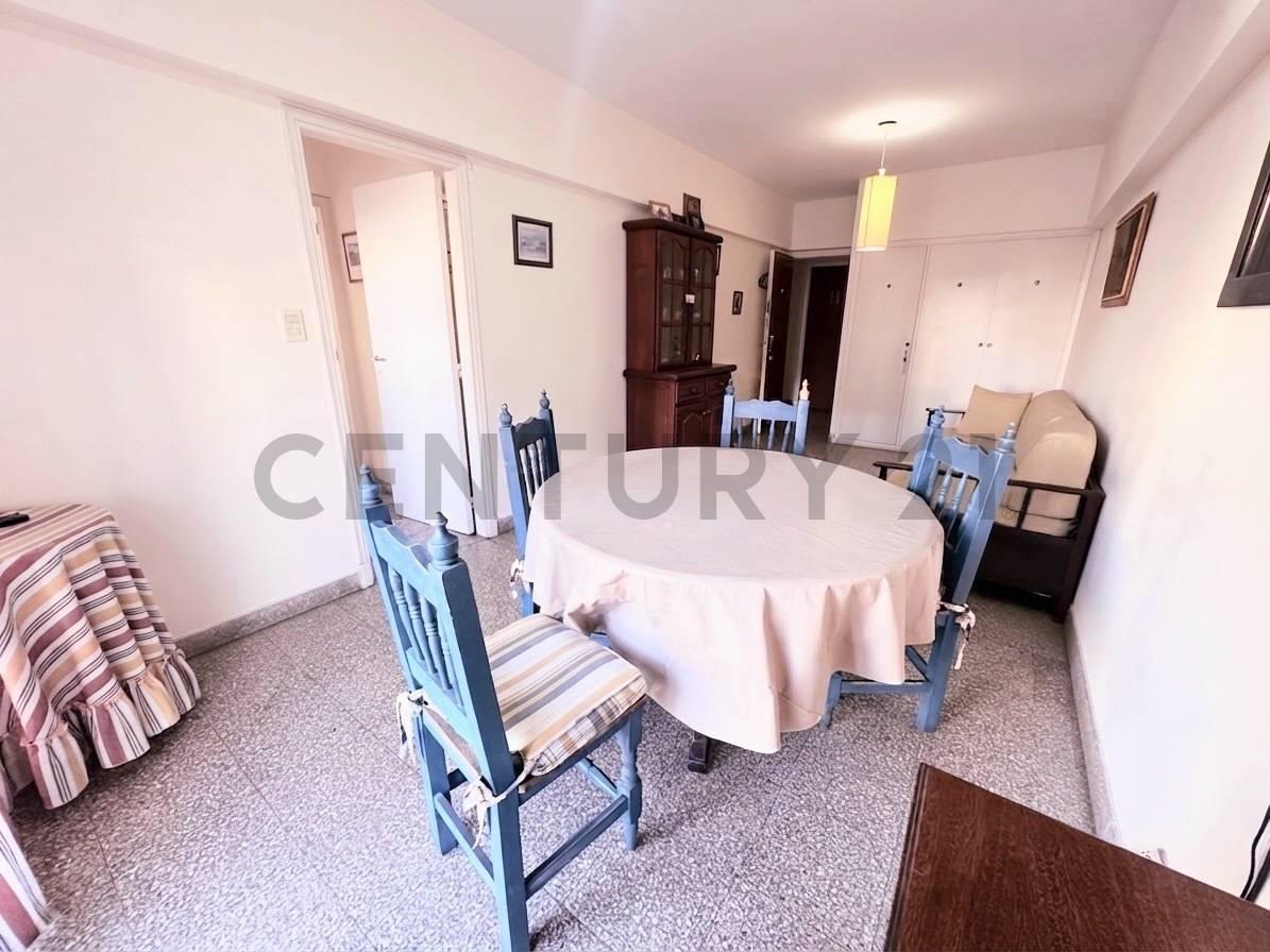 Foto de Dos ambientes todo al frentec/balcon zona Plaza Aldrey, imagen 3
