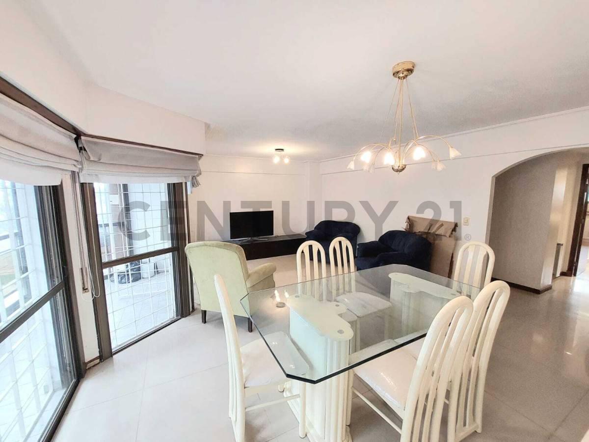 Foto de VENTA SEMISPISO 3 AMBIENTES C/ BALCON SALIENTE Y 2 COCHERAS. ZONA LA, imagen 3