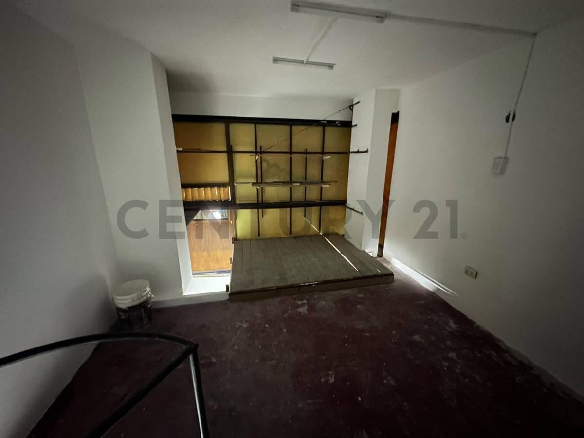 Foto de VENTA! Oficina en galeria del centro, imagen 3