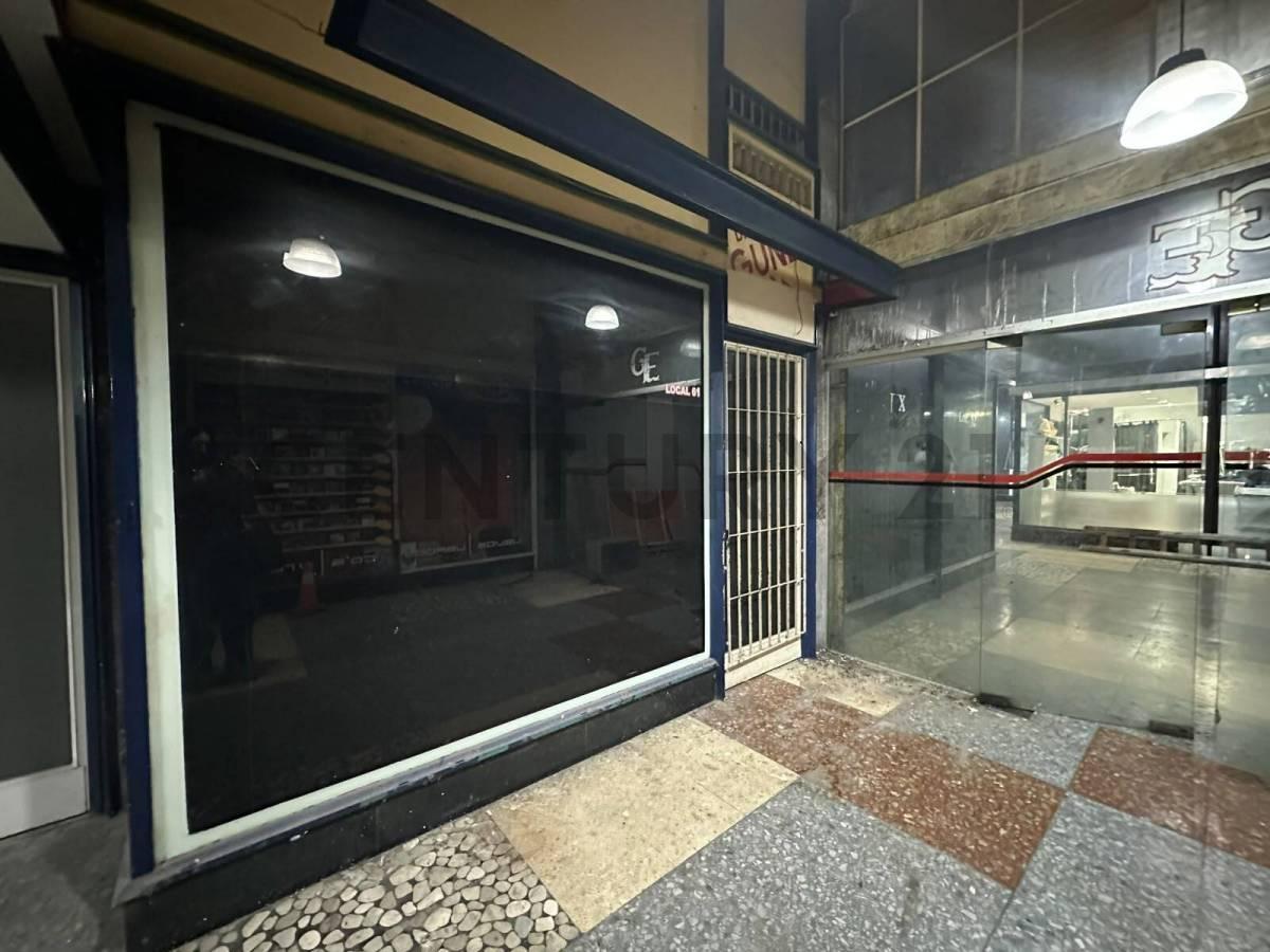 Foto de VENTA! Oficina en galeria del centro, imagen 5