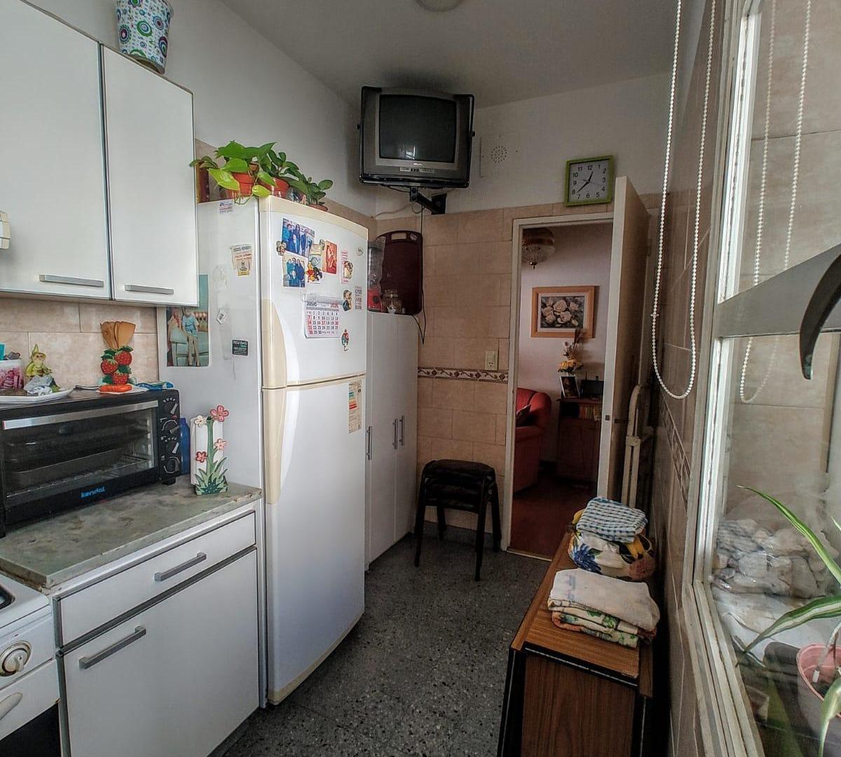 Foto de VENTA DPTO 2 AMB CON BALCON FRANCES Y BAULERAS, imagen 5