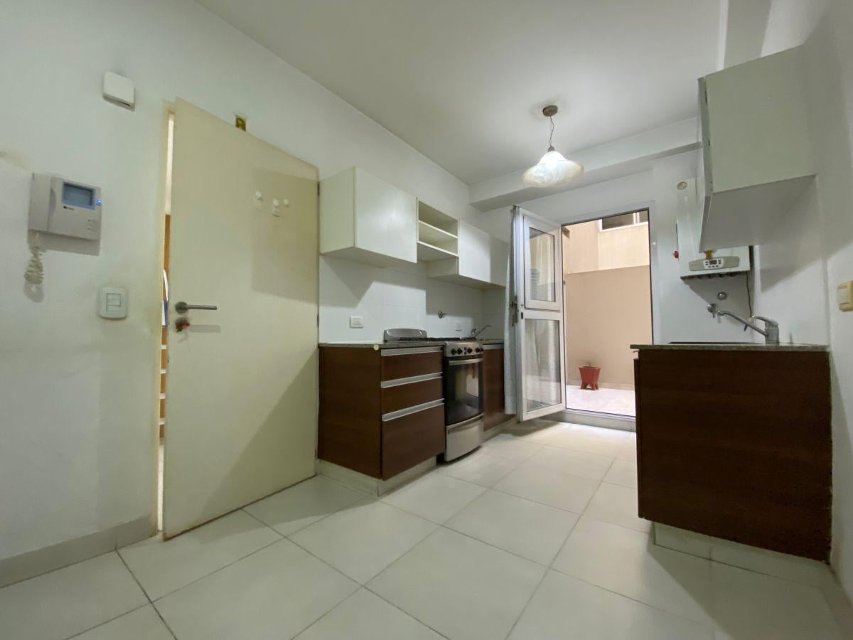 Foto de Departamento 3 ambientes 101m2 al frente con cochera fija/cubierta, imagen 3