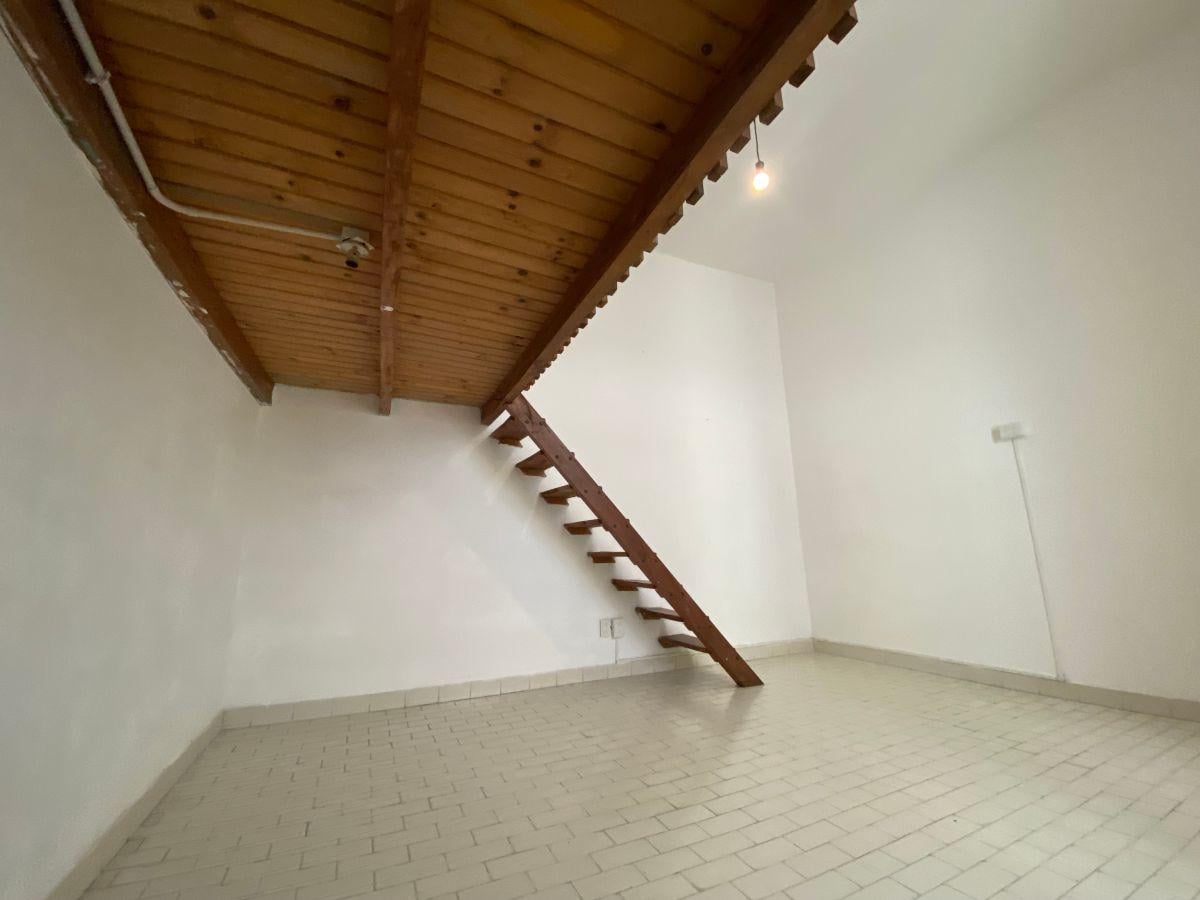 Foto de Tipo casa 2 ambientes con patio y sin expensas. Apto mascotas., imagen 1