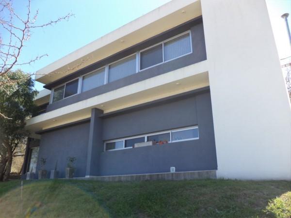 Alquiler Casa de 3 dorm. Semi-Amoblada en Country Tierralta - Barrancas del Sol Este