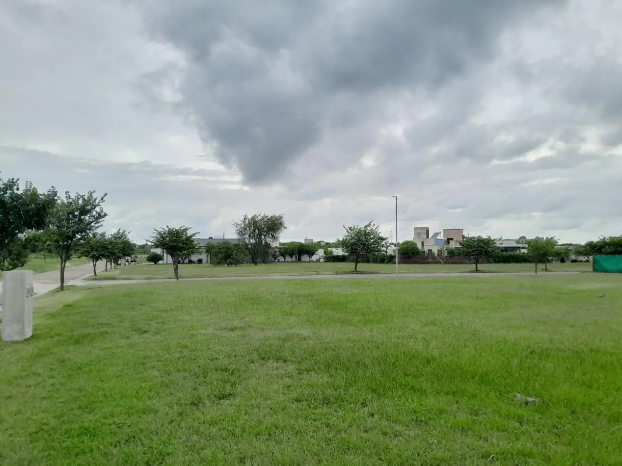 VENDO LOTE CENTRAL 1.000 M2 B° LA CERCANIA, MENDIOLAZA 2