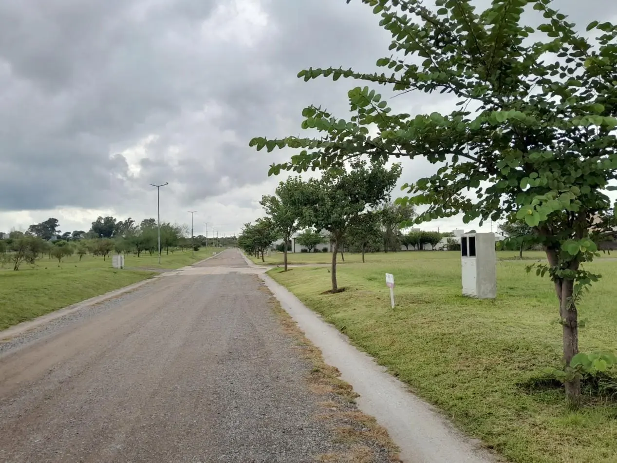 VENDO LOTE CENTRAL 1.000 M2 B° LA CERCANIA, MENDIOLAZA 4
