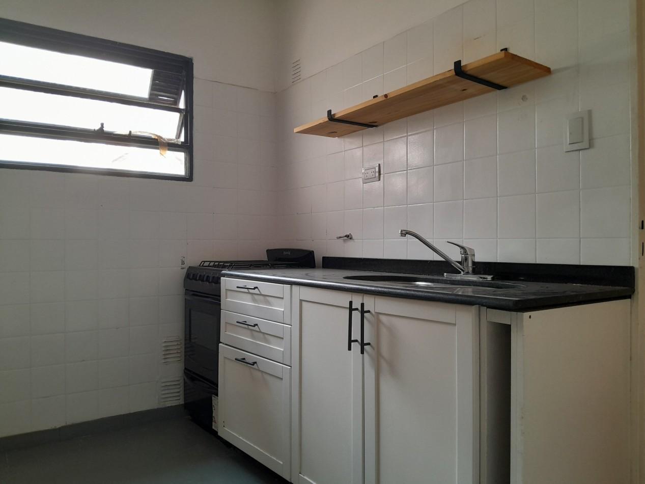Foto de ALQUILO DEPARTAMENTO 2 DORM. RECICLADO. B° SAN MARTIN, imagen 4