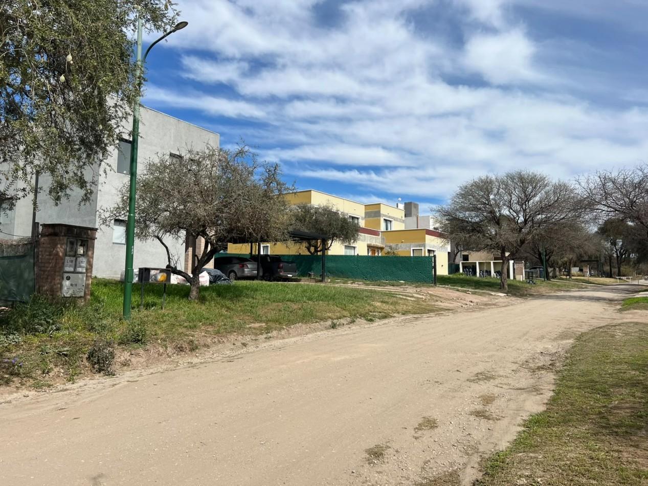 Foto de Lote en venta Valle del Golf. 863 m2., imagen 2